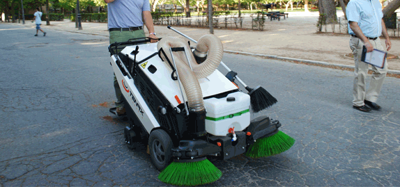 Tenax-MaxWind---Green-orirented-sweeper-for-pedestrian-areas